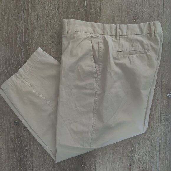 Banana Republic Women's Khaki Pants Beige Size 6P - Picture 1 of 7